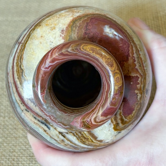 Polished Carved Onyx Marble Vase Earth Tones Rustic Cottage Core Heavyweight - Picture 5 of 7